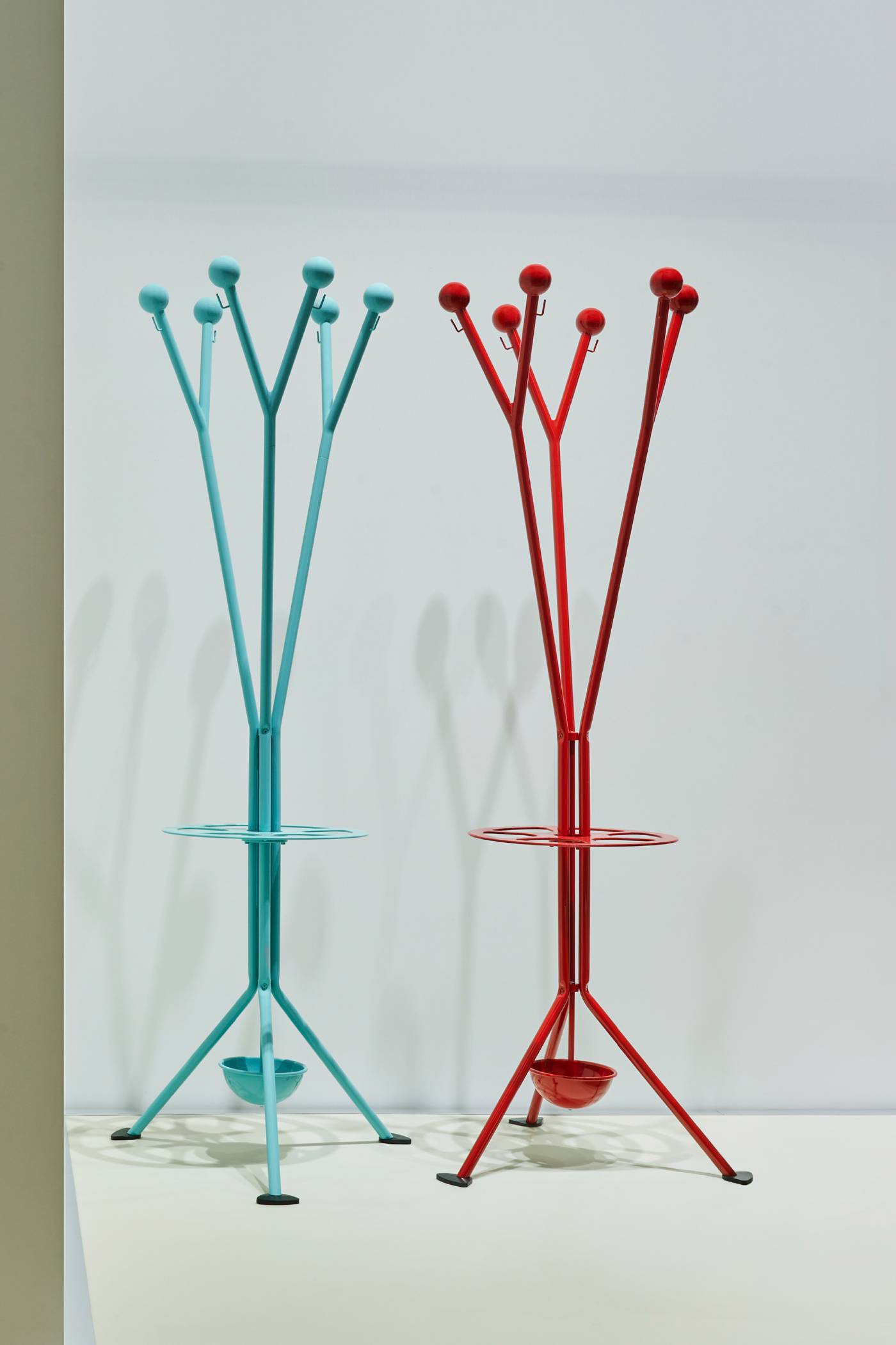Baleri-Italia_Amiko_coat-hanger_shooting_SdM26_01